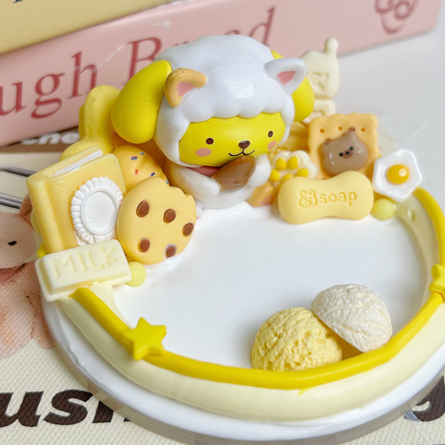 Sanrio Melody and Pompom Purin phone stand