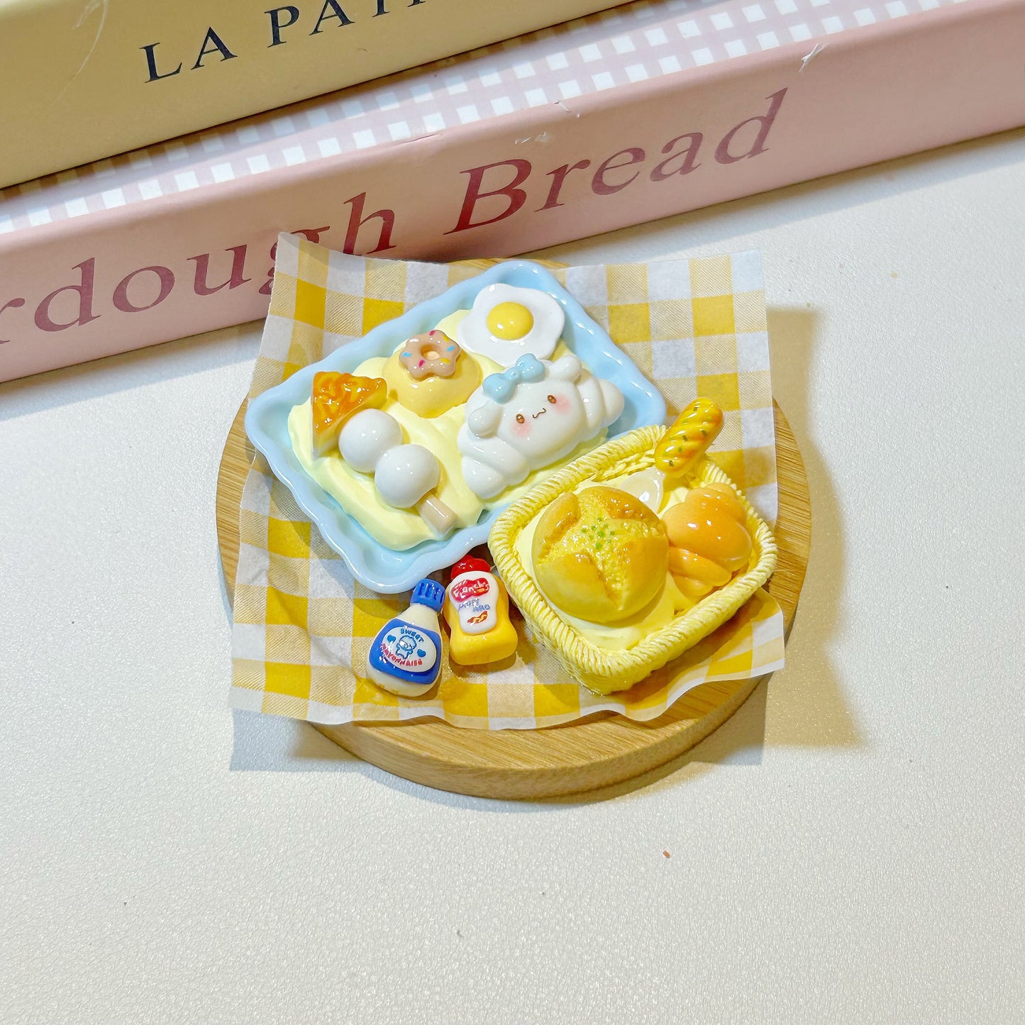 Yellow lattice refrigerator magnet